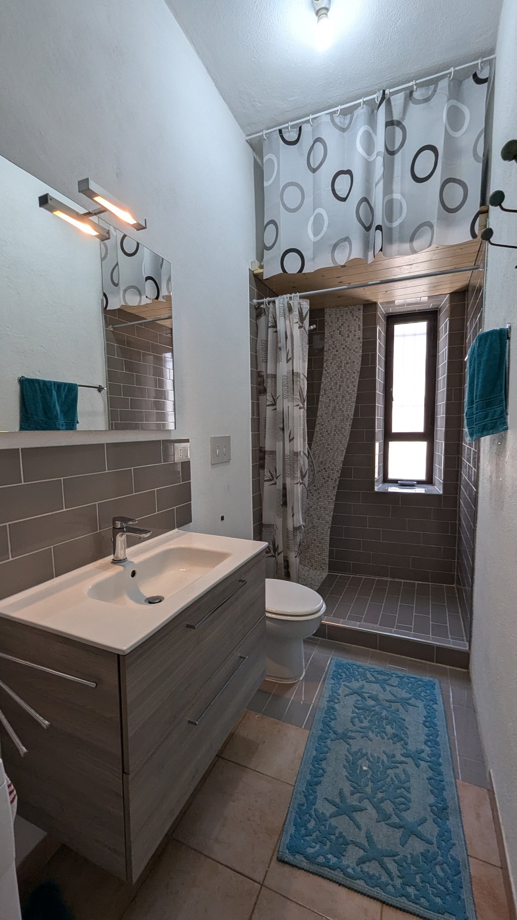 Bathroom 1 – Casa Marmora